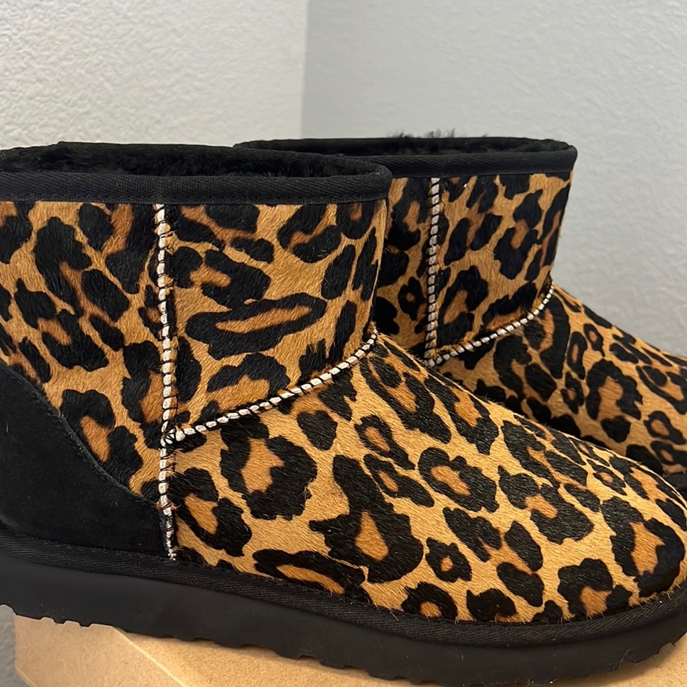 NWT UGG Classic Mini Panther; size 10